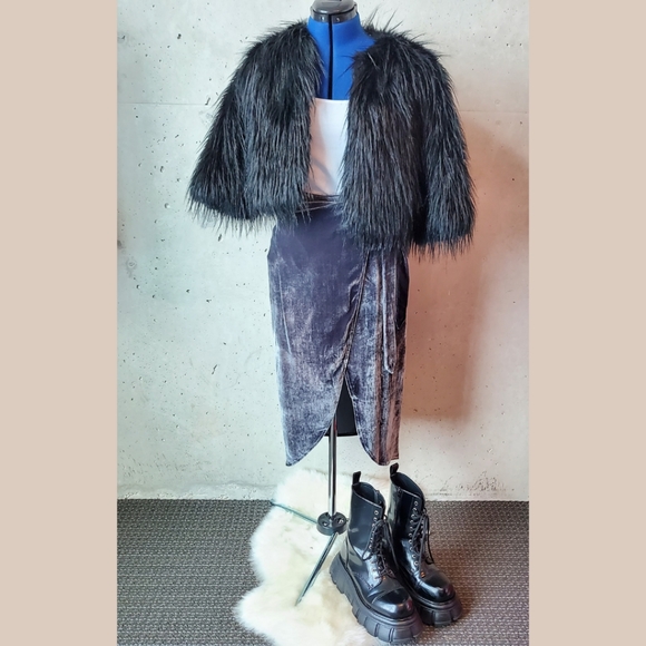 Reformation Amberleigh Gray Velvet Wrap Skirt – Size Small, NWT - Picture 2 of 7